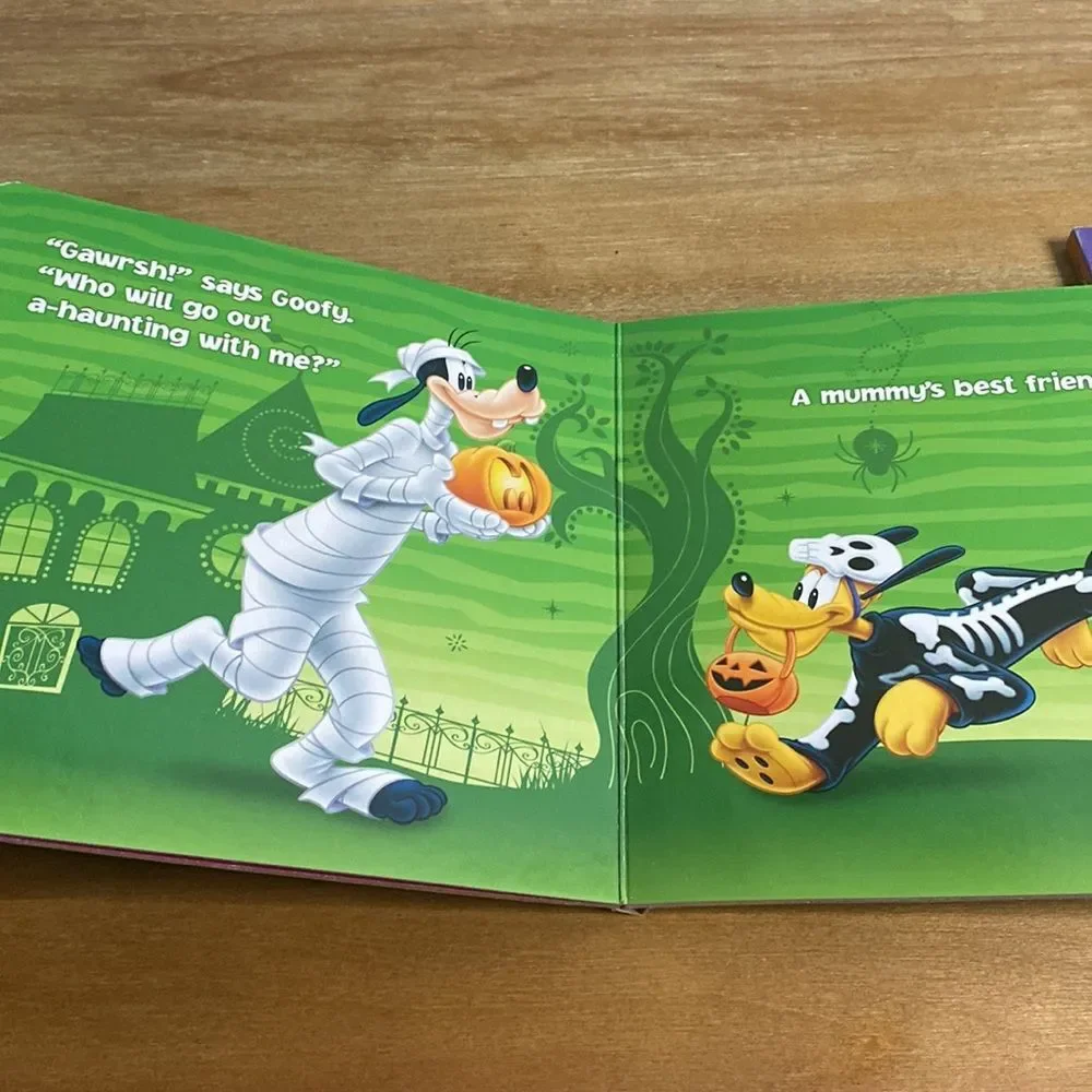 New Children’s Disney Mickey & Minnie Mouse Halloween Holiday Books Bundle